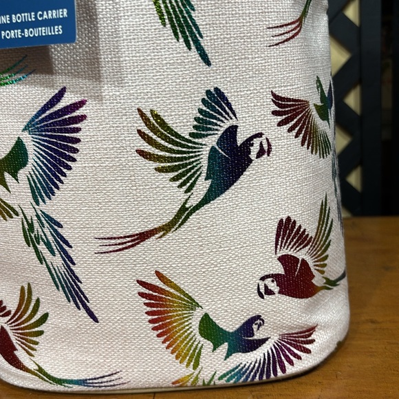 Natural Elements Insulated Wine Bottle Carrier featuring colorful parrots 🦜 - Picture 7 of 10